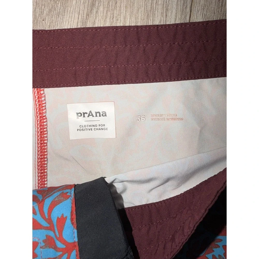 Prana‎ High Seas Board Shorts Mens 36 Red Blue Otomi Bird Floral Swim Trunks H2